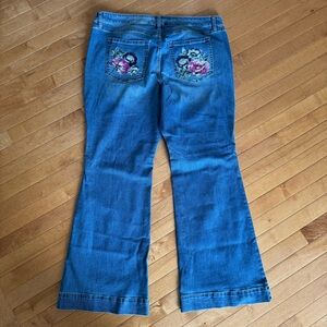 LANE BRYANT Size 20 Embroidered Flex Waist Mid-Rise Flare Jeans - 31.5” Inseam